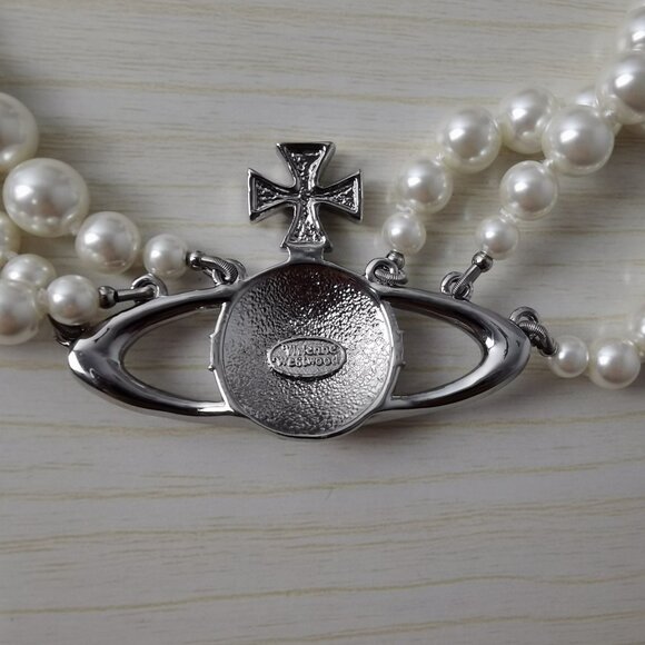 Vivienne Westwood Three Row Pearl Bas Relief Choker - Picture 8 of 8